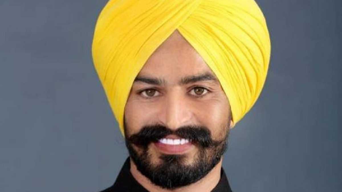 AAP विधायक के पिता ने की खुदकुशी की कोशिश, खाया जहर AAP विधायक के पिता ने की खुदकुशी की कोशिश, खाया जहर