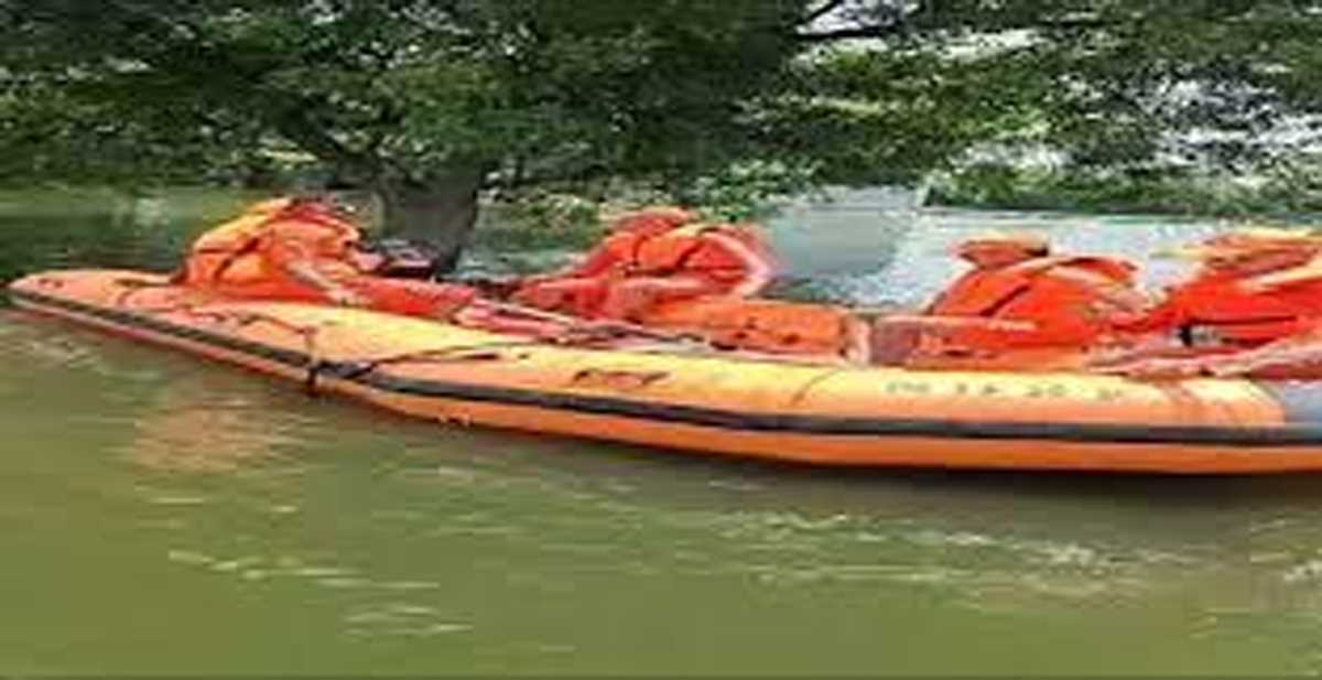 गाजियाबाद : बाढ़ में डूबने से दो युवकों की मौत, बिजली के दो सब स्टेशन बंद