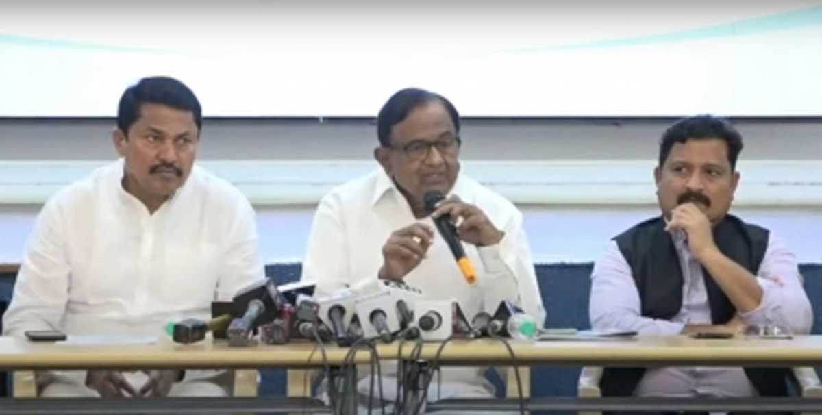 भाजपा का 9 साल का चौतरफा संकट और 2 हजार रुपये का नोट छीनना मूर्खतापूर्ण : चिदंबरम भाजपा का 9 साल का चौतरफा संकट और 2 हजार रुपये का नोट छीनना मूर्खतापूर्ण : चिदंबरम