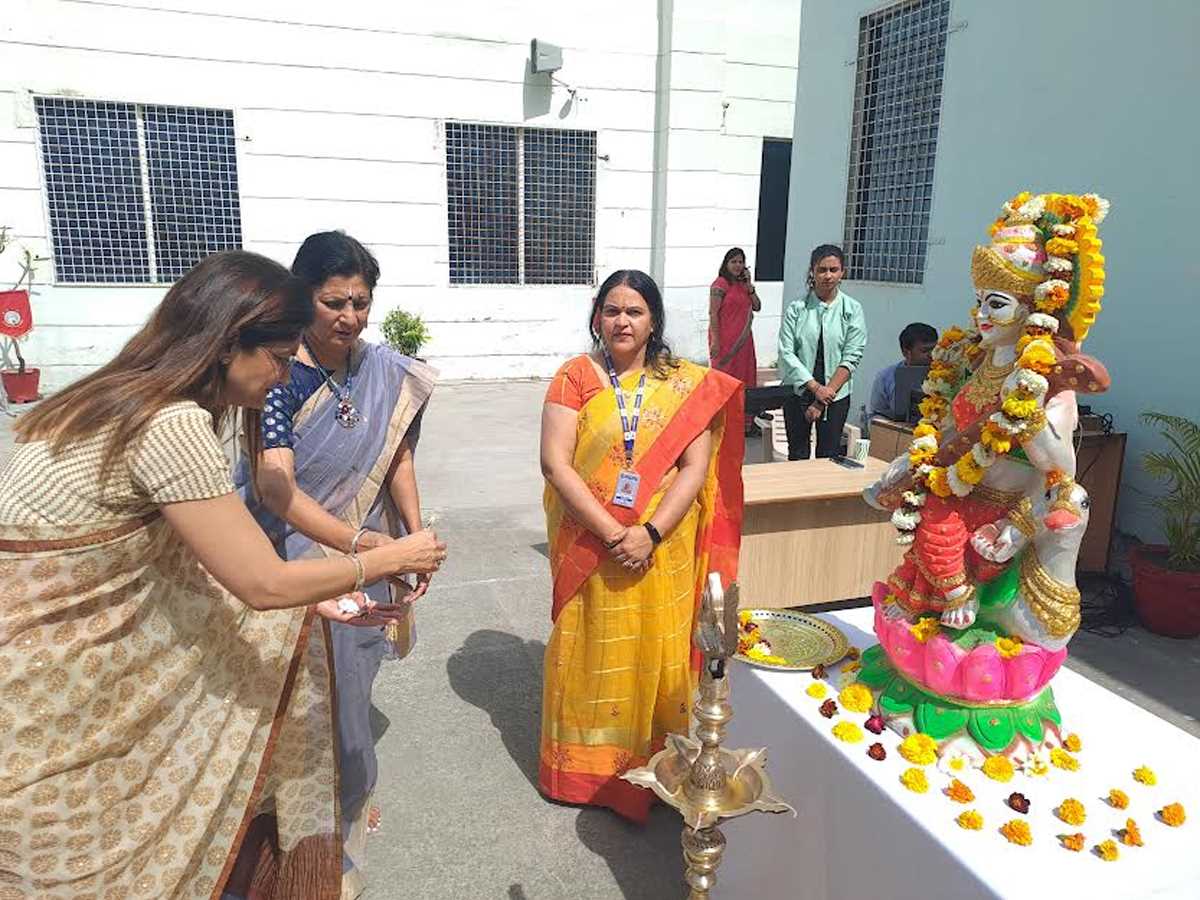 उन्मुखीकरण दिवस पर अभिभावकों को शैक्षिक गतिविधियों से कराया अवगत