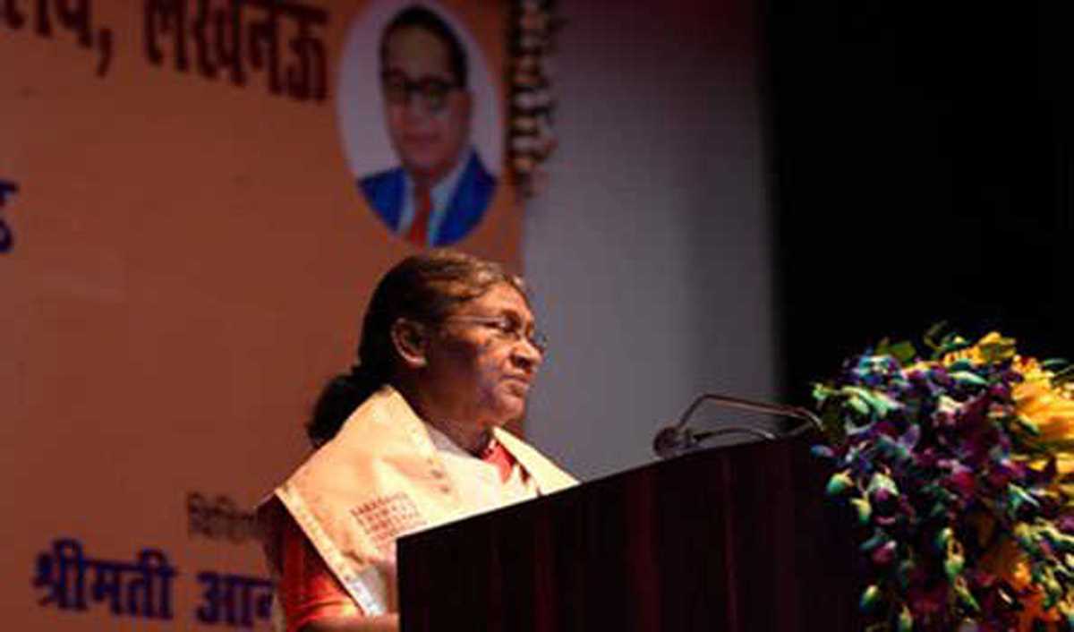 विवि जनकल्याण के अनुसंधान पर दें जोर : मुर्मू