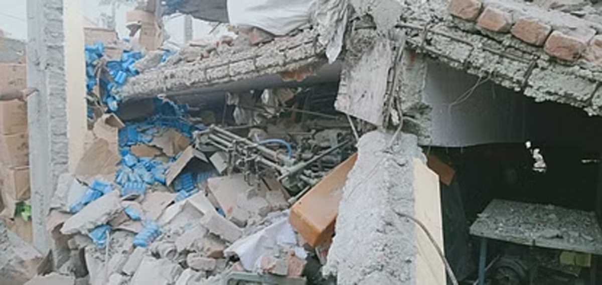 मेरठ में पटाखा फैक्‍ट्री में विस्‍फोट, दो मरे तीन घायल