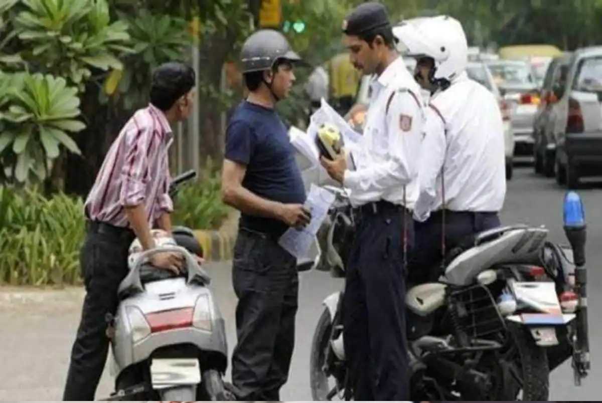 ग्रेप को लेकर नोएडा में ट्रैफिक पुलिस की एडवाइजरी जारी