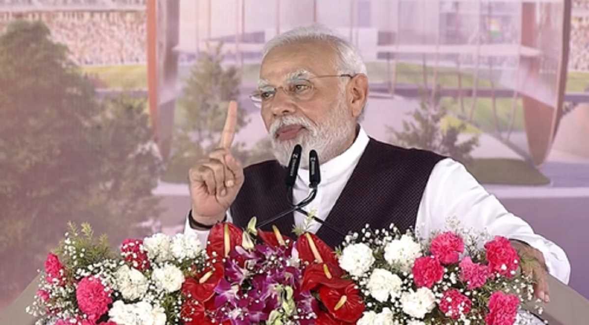 प्रधानमंत्री मोदी ने काशी में रखी स्टेडियम की आधारशिला, कहा - जो खेलेगा, वही खिलेगा