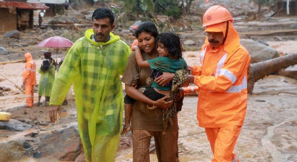 वायनाड में बाढ़ और भूस्खलन से भारी तबाही