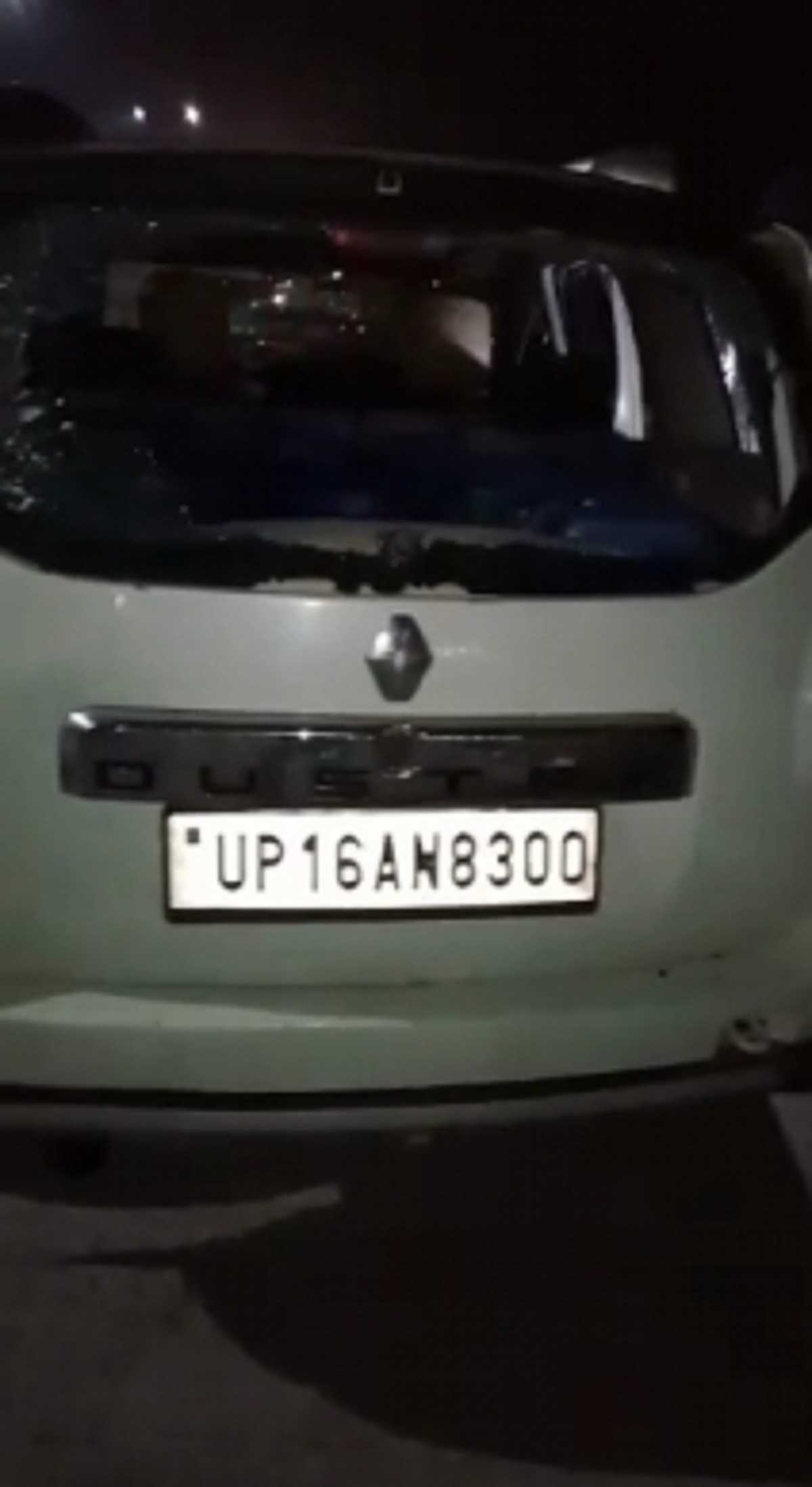 बदमाशों ने दारोगा, कॉन्स्टेबल पर किया हमला, गाड़ी छोड़ हुए फरार