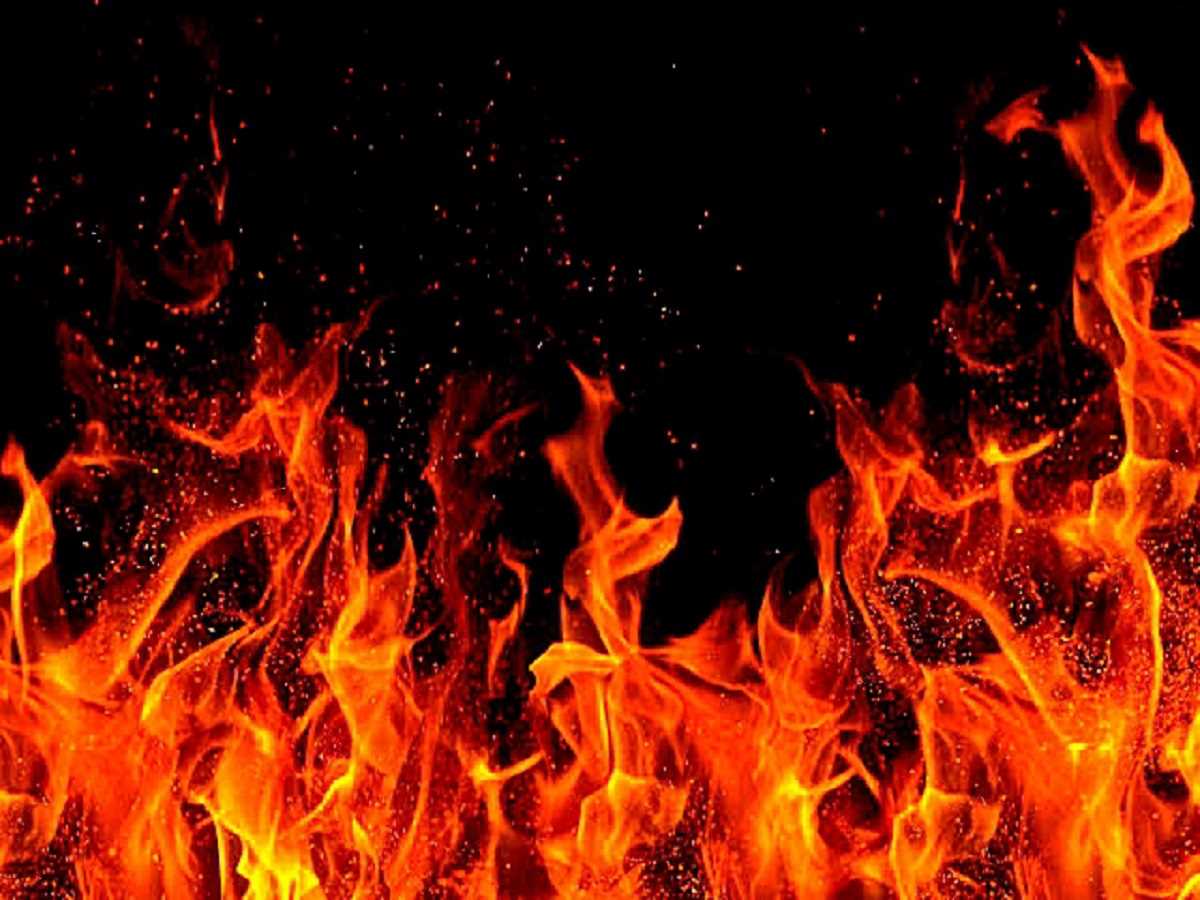 तमिलनाडु में आभूषण की दुकान में आग लगने से एक की मौत तमिलनाडु में आभूषण की दुकान में आग लगने से एक की मौत