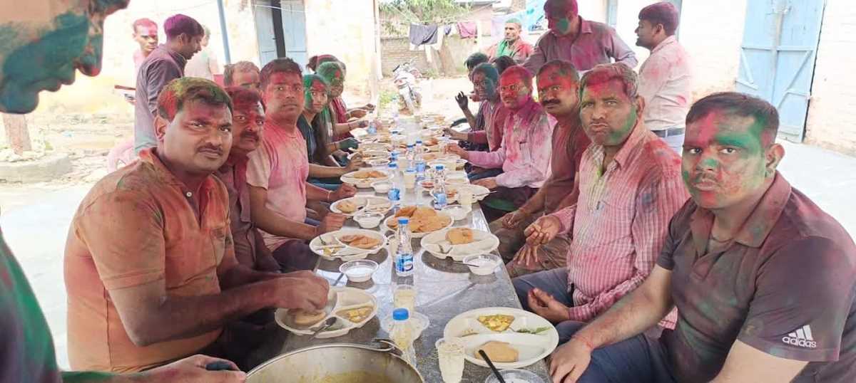 कोतवाली में धूमधाम से मनाई होली, सौहार्द और भाईचारे का दिया संदेश