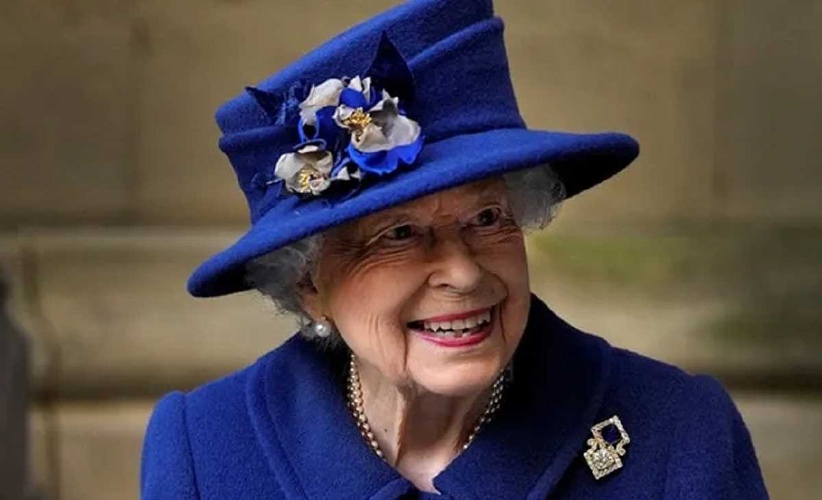 ब्रिटिश महारानी एलिजाबेथ के सम्मान में भारत में एक दिन का राजकीय शोक