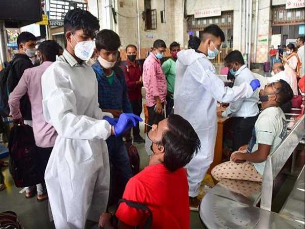 सरकार ने लोगों को किया सतर्क- ओमिक्रॉन सामान्य सर्दी-खांसी नहीं, इसे हल्के में नहीं लें