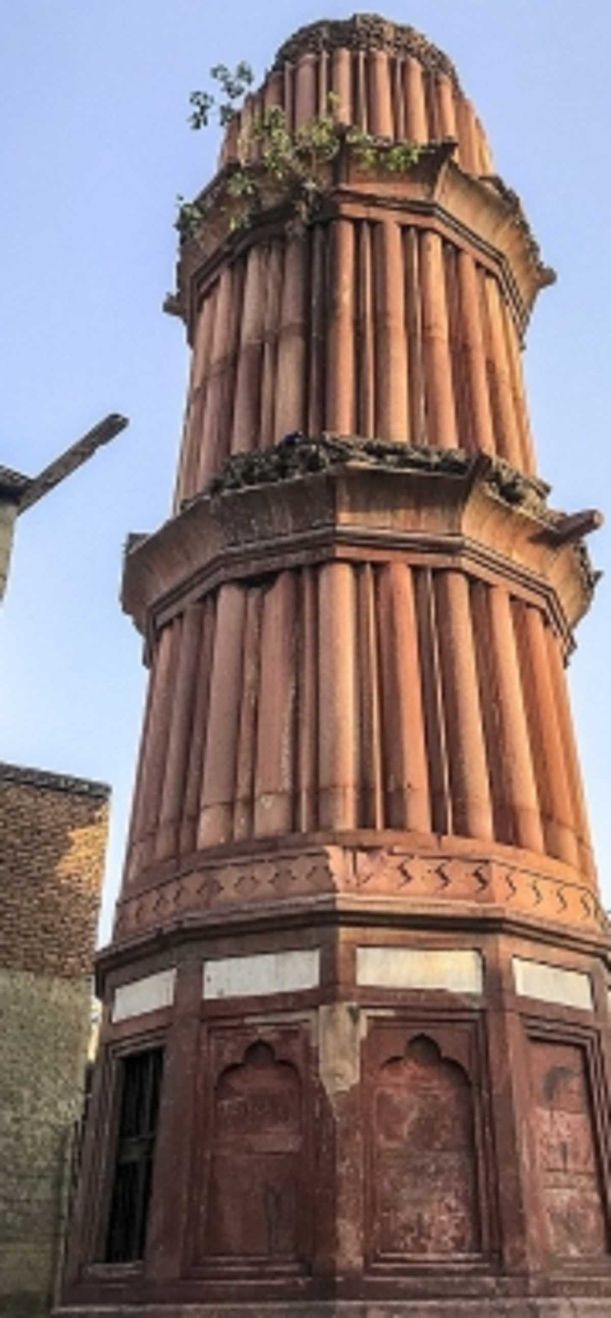 दिल्ली : मरम्मत के बाद मिनी कुतुब मीनार पर्यटकों के लिए खोली गई