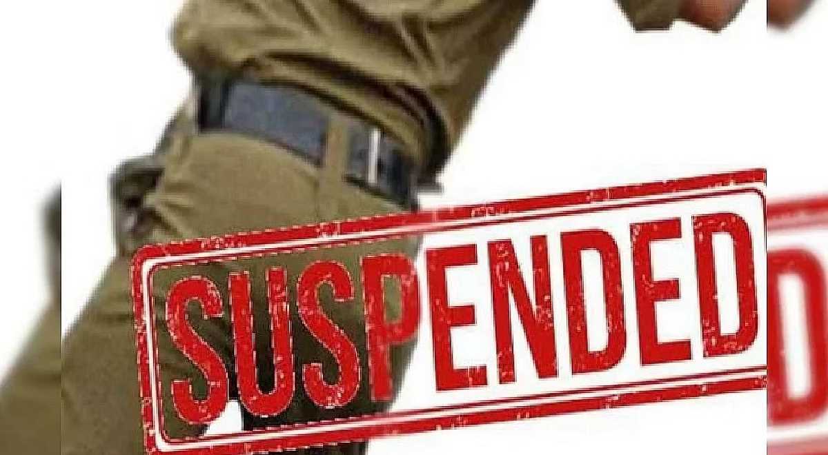 अंजलि को 12 किलोमीटर तक घसीटे जाने के मामले में 11 पुलिसकर्मियों पर गिरी गाज, सस्पेंड अंजलि को 12 किलोमीटर तक घसीटे जाने के मामले में 11 पुलिसकर्मियों पर गिरी गाज, सस्पेंड