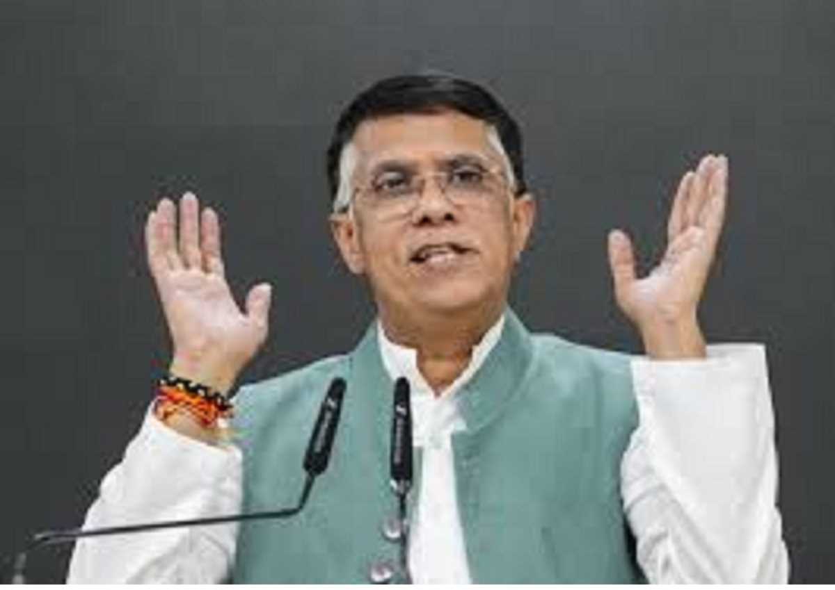 भूपेश बघेल के आवास पर ईडी की छापेमारी को लेकर पवन खेड़ा ने भाजपा को घेरा, कहा- ध्यान भटाकने का षड्यंत्र भूपेश बघेल के आवास पर ईडी की छापेमारी को लेकर पवन खेड़ा ने भाजपा को घेरा, कहा- ध्यान भटाकने का षड्यंत्र