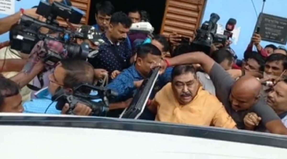 सीबीआई ने बंगाल मवेशी तस्करी मामले में अनुब्रत मंडल को किया गिरफ्तार