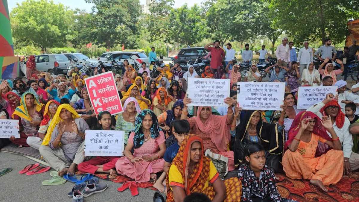 ग्रेनो प्राधिकरण पर धरना दे रहे किसानों को विभिन्न संगठनों का मिल रहा समर्थन