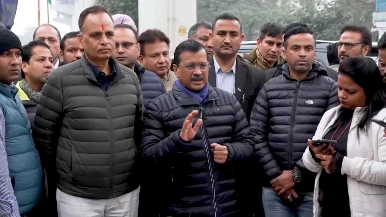 अरविंद केजरीवाल का नामांकन बुधवार को, पहले मंदिर में जाकर लेंगे आशीर्वाद अरविंद केजरीवाल का नामांकन बुधवार को, पहले मंदिर में जाकर लेंगे आशीर्वाद