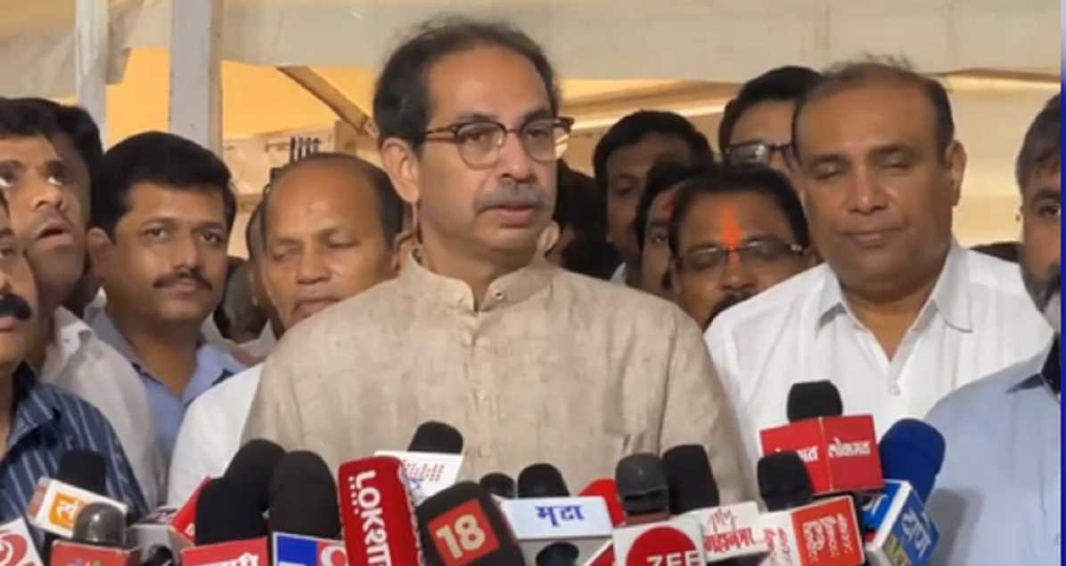 एनसीपी में फूट के बाद पहली बार उद्धव ठाकरे-अजित पवार की मुलाकात