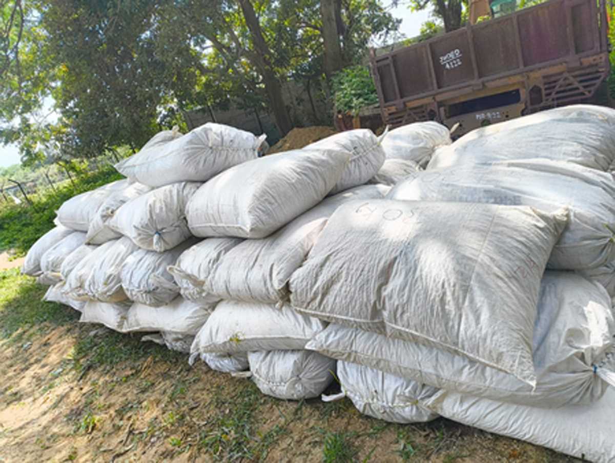 रांची में 4.35 करोड़ का प्रतिबंधित मादक पदार्थ डोडा जब्त, तस्कर की तलाश जारी