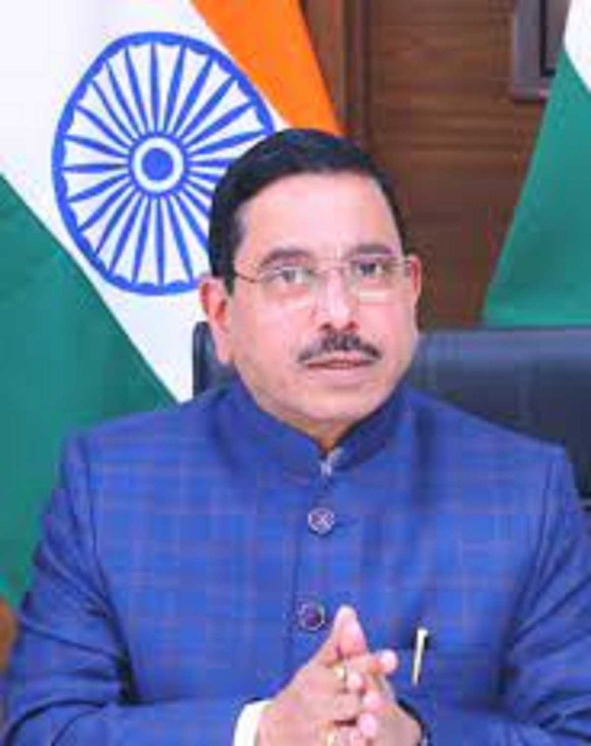 खड़गे ने राज्य सभा सभापति का किया अपमान : प्रल्हाद जोशी