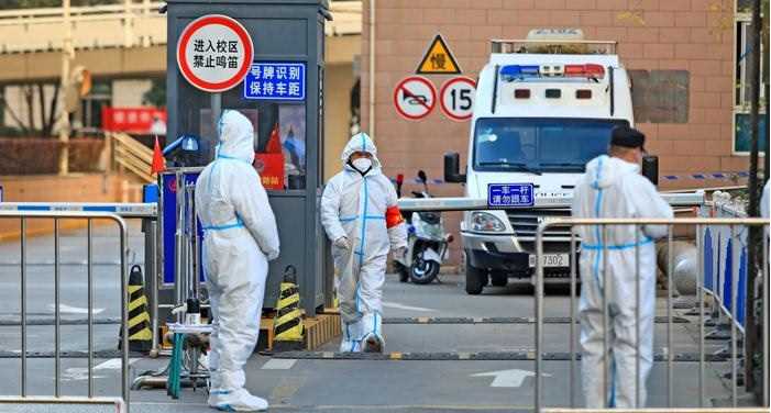 चीन: कोविड प्रोटोकॉल तोड़ने पर सरेआम बेइज्जती