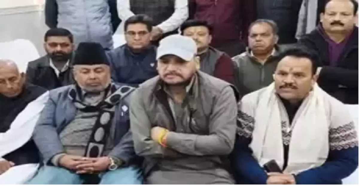 लोगों की रोजी-रोटी छीनकर विकास नहीं चाहिए : नेशनल कांफ्रेंस लोगों की रोजी-रोटी छीनकर विकास नहीं चाहिए : नेशनल कांफ्रेंस