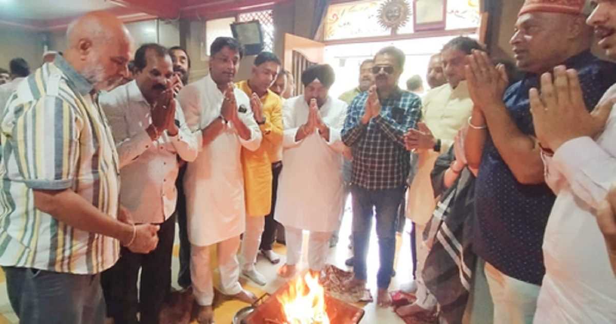 मध्य प्रदेश में हनुमान जी पर सियासी महाभारत, कांग्रेस ने करवाया खास यज्ञ मध्य प्रदेश में हनुमान जी पर सियासी महाभारत, कांग्रेस ने करवाया खास यज्ञ