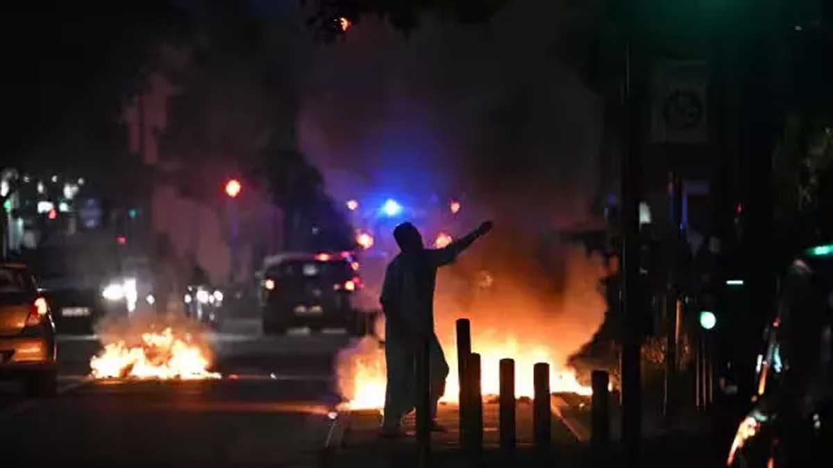 फ़्रांस में पुलिस की गोली से मारे गए किशोर की दादी ने की दंगा रोकने की अपील