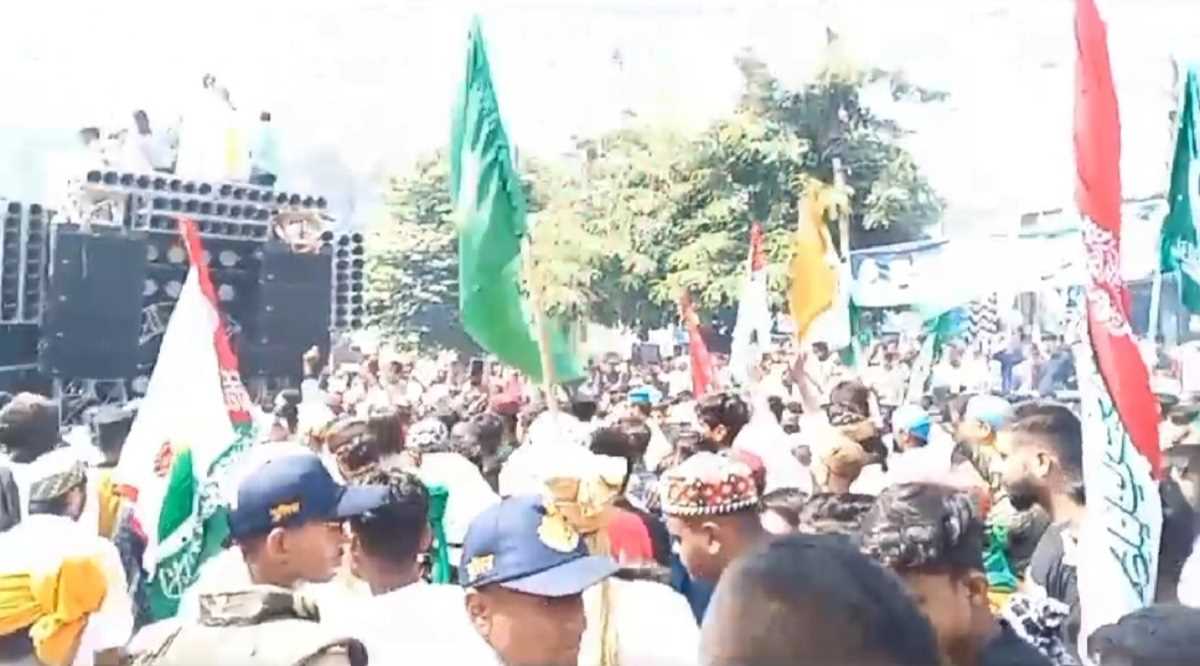 ईद मिलादुन्नबी पर निकले कौमी सद्भावना जुलूस, शांति अमन की दुआ की