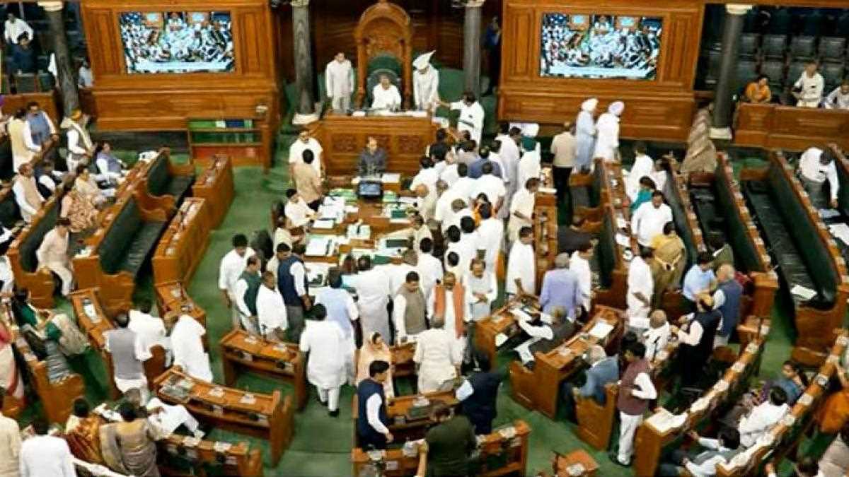 चुनावी निरंकुशतंत्र बनाम आलोचना की स्वतंत्रता