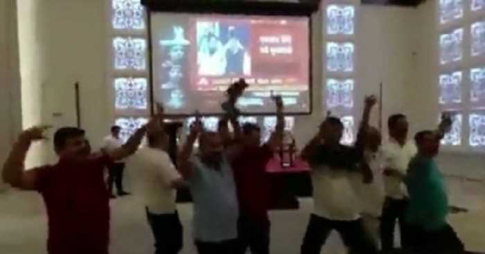 एकनाथ शिंदे के सीएम बनने की घोषणा पर गोवा में शिवसेना के बागी विधायकों का जश्न