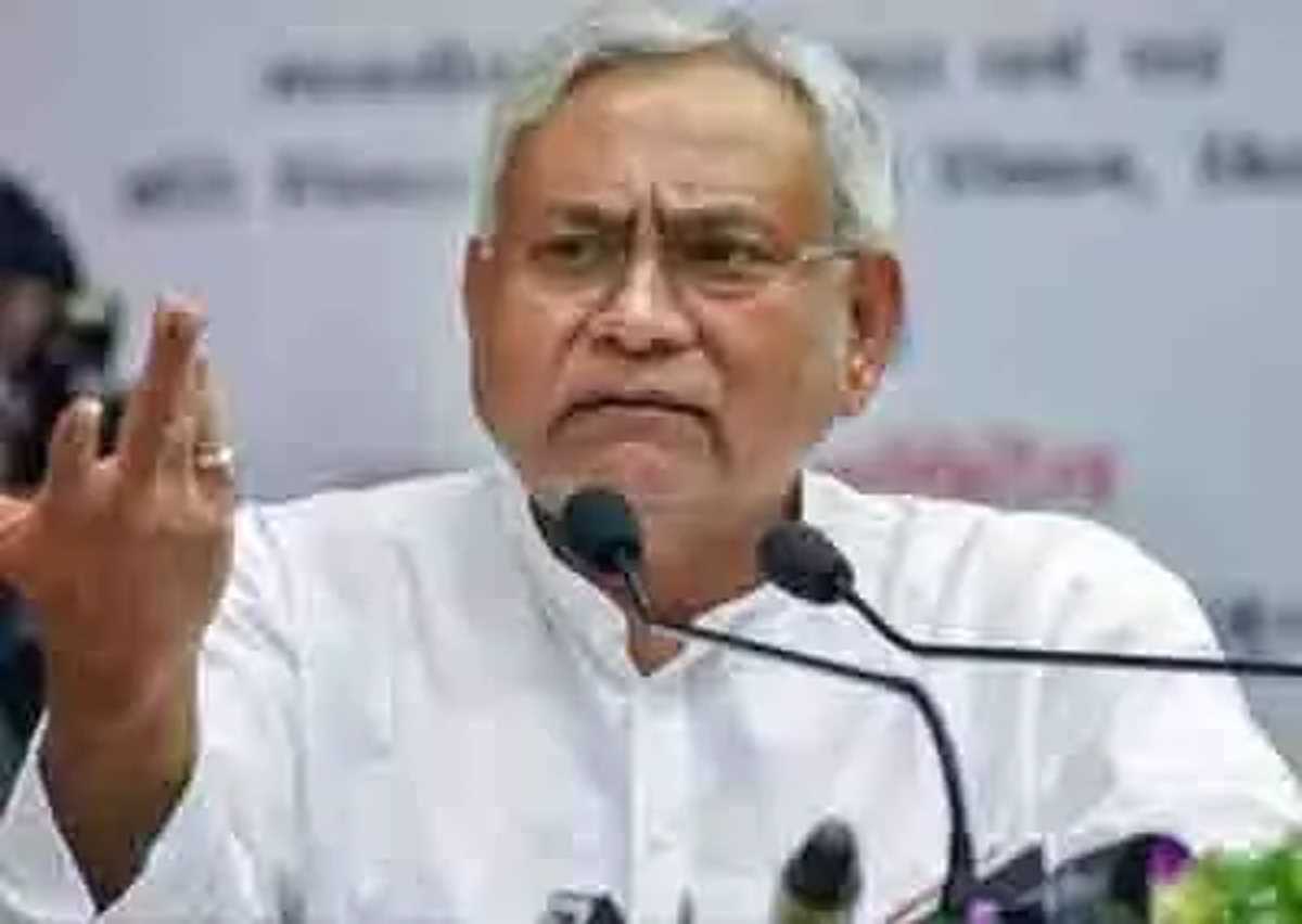 बिहार में वज्रपात से 9 लोगों की मौत, नीतीश ने आश्रितों को 4-4 रुपए देने के निर्देश दिए बिहार में वज्रपात से 9 लोगों की मौत, नीतीश ने आश्रितों को 4-4 रुपए देने के निर्देश दिए