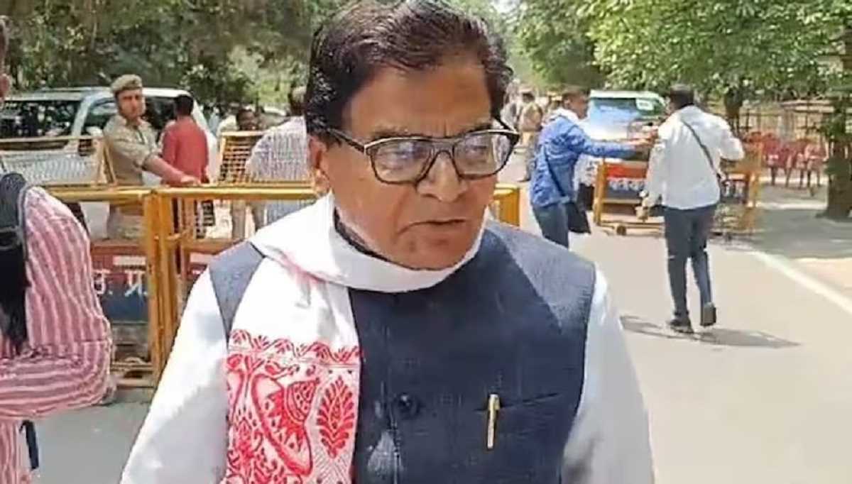 सपा सांसद राम गोपाल यादव ने चुनाव आयोग को बताया धृतराष्ट्र सपा सांसद राम गोपाल यादव ने चुनाव आयोग को बताया धृतराष्ट्र