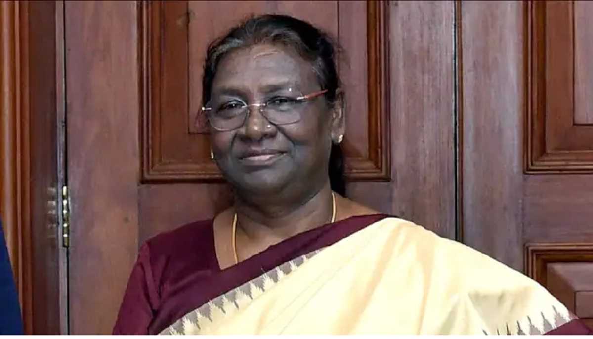 राष्ट्रपति द्रौपदी मुर्मू का पहला दक्षिण भारत दौरा, मुर्मू पहुंची हैदराबाद