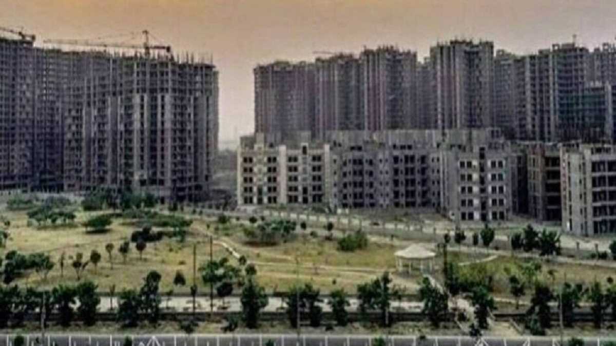 ग्रेटर नोएडा में निर्माणाधीन बिल्डिंग की लिफ्ट गिरी, 4 की मौत, आम्रपाली ड्रीम वैली में हादसा