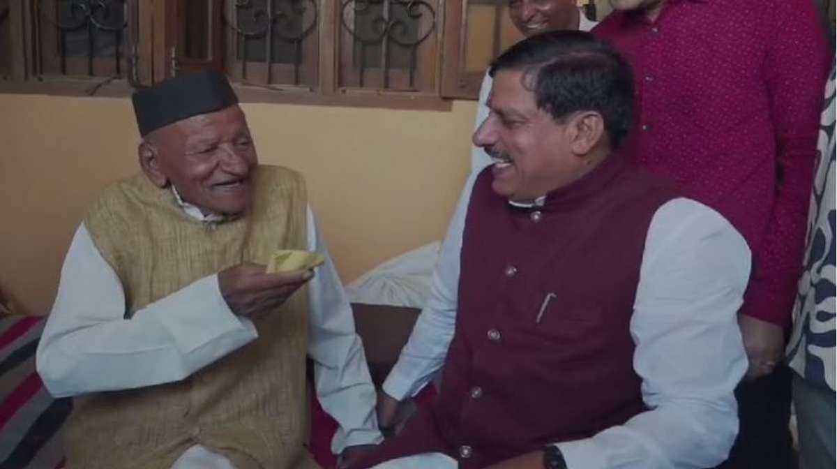 मध्य प्रदेश के सीएम मोहन यादव ने पिता से मांगे 500 रुपए