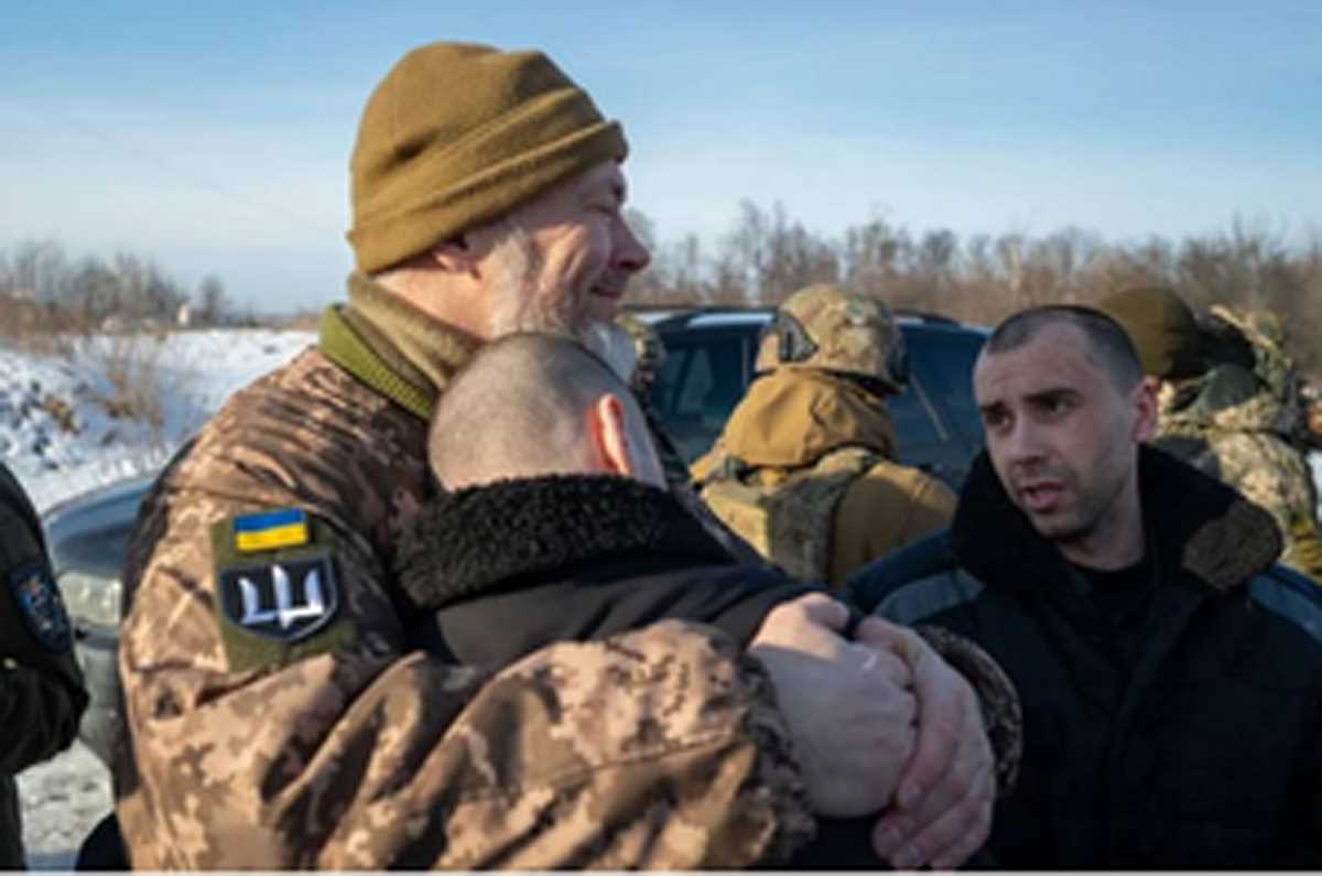 रूस से 207 बंदी यूक्रेन लौटे: ज़ेलेंस्की