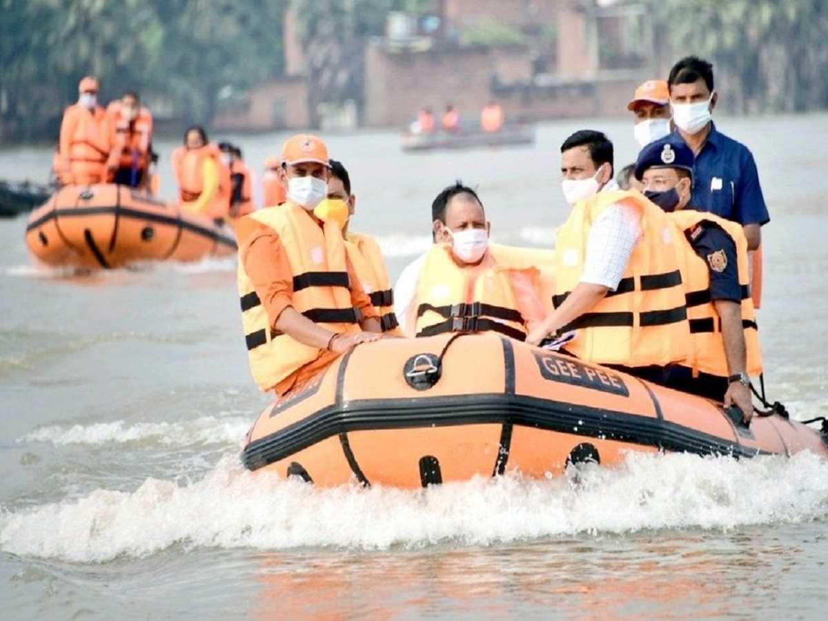 बाढ़ प्रभावित 22 जिलों के लिए नौकाएं खरीदेगी योगी सरकार