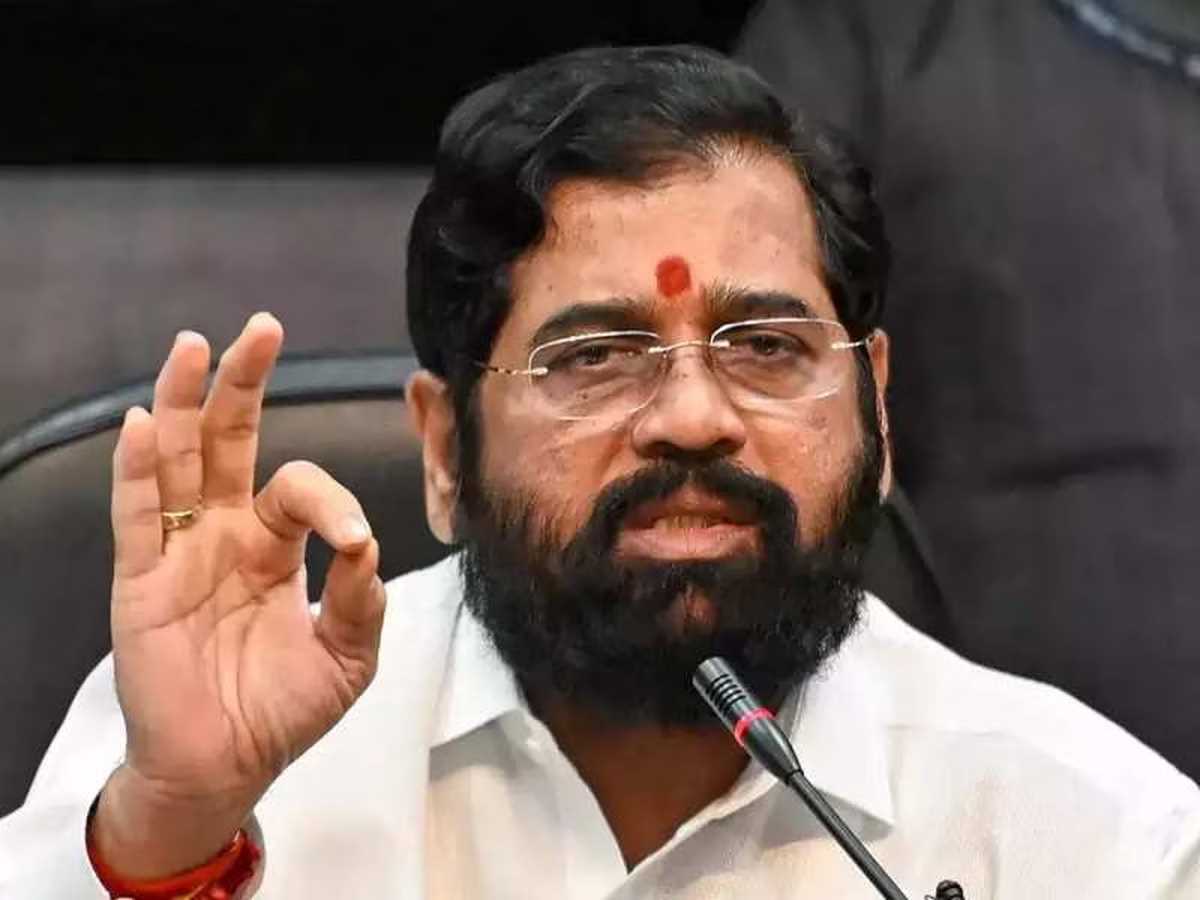 शिंदे ने आग दुर्घटना में मारे गए श्रमिकों के परिजनों को आर्थिक सहायता देने की घोषणा शिंदे ने आग दुर्घटना में मारे गए श्रमिकों के परिजनों को आर्थिक सहायता देने की घोषणा