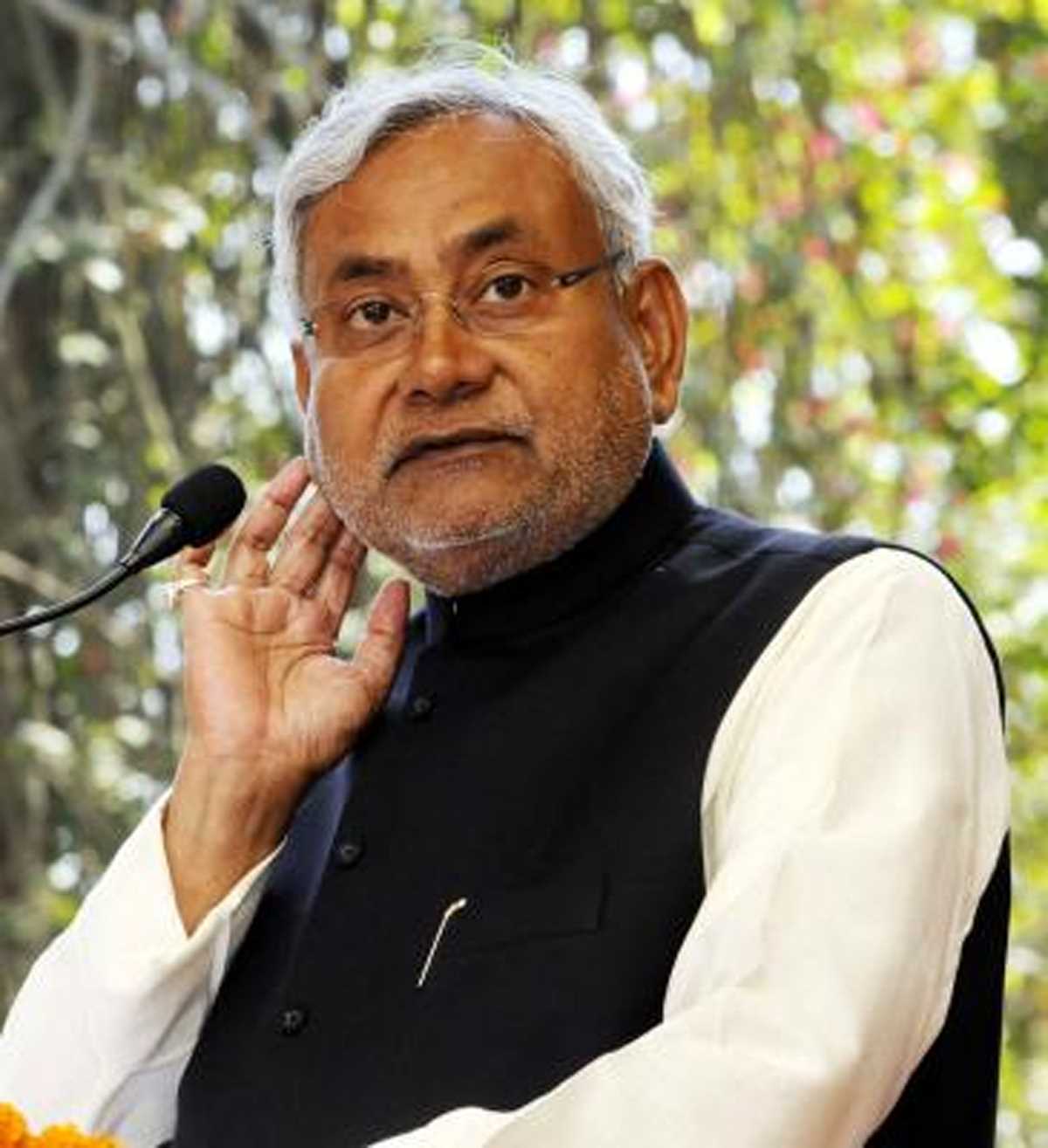 उत्तर प्रदेश की लोकसभा सीट और चर्चा बिहार में हो रही