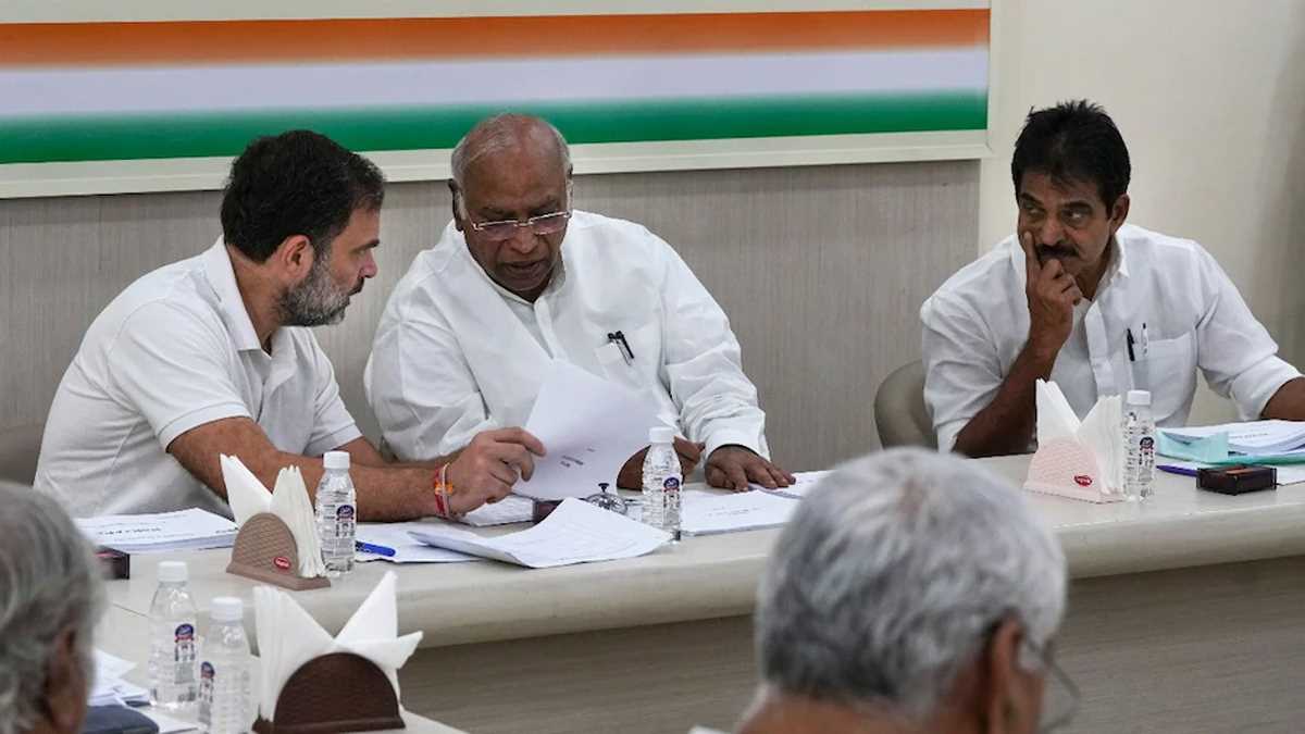 हरियाणा विधानसभा चुनाव के लिए कांग्रेस ने जारी की 9 उम्मीदवारों की दूसरी सूची हरियाणा विधानसभा चुनाव के लिए कांग्रेस ने जारी की 9 उम्मीदवारों की दूसरी सूची