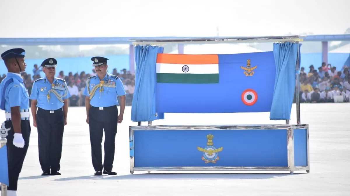 वायु सेना को मिला नया ध्वज