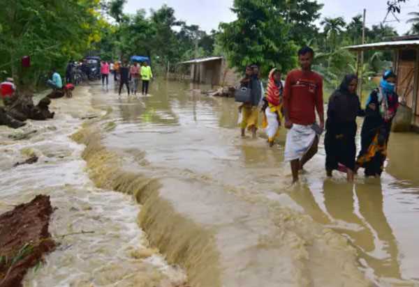 असम में बाढ़ से 8 की मौत, 4 लाख से अधिक लोग प्रभावित