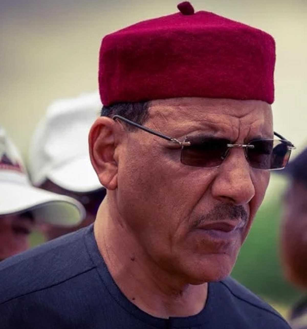 नाइजर की सैन्य जुंटा ने अपदस्थ राष्ट्रपति पर देशद्रोह का मुकदमा चलाने का लिया संकल्प