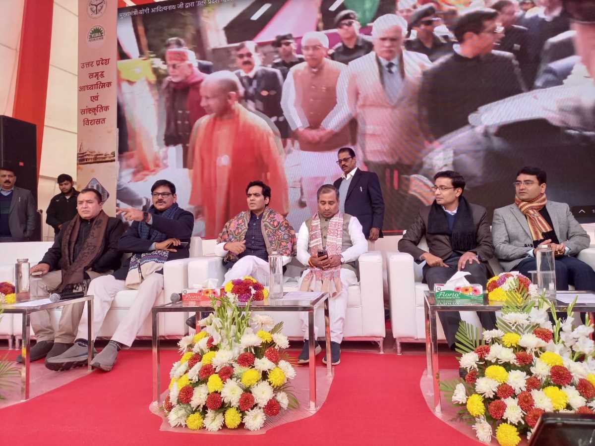 प्रभारी मंत्री ने किया यूपी दिवस का शुभारंभ