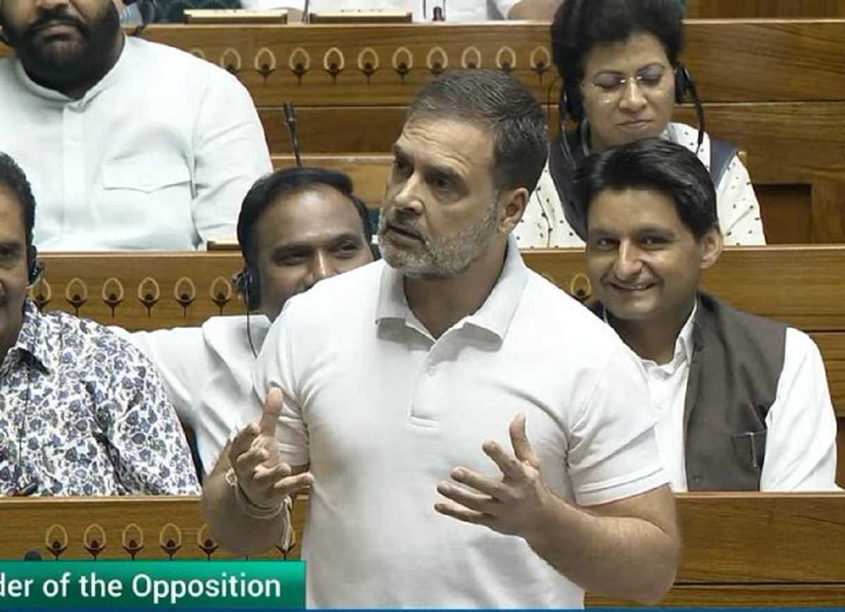 हिंदुस्तान के युवाओं व किसानों के लिए मोदी सरकार ने तैयार किया चक्रव्यूह : राहुल गांधी हिंदुस्तान के युवाओं व किसानों के लिए मोदी सरकार ने तैयार किया चक्रव्यूह : राहुल गांधी