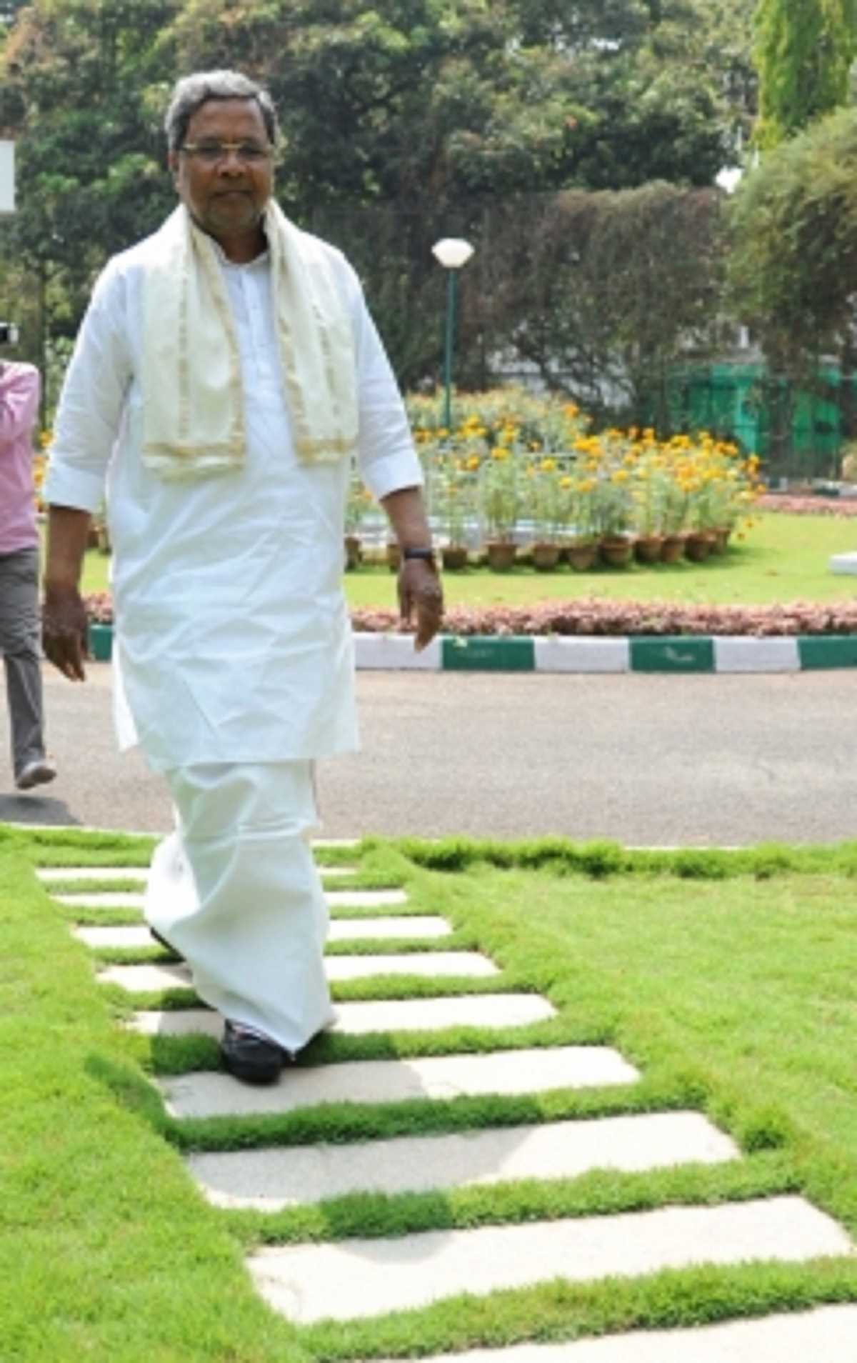 कांग्रेस को परेशान कर रहे पुलिस अधिकारियों को सबक सिखाया जाएगा : सिद्दारमैया