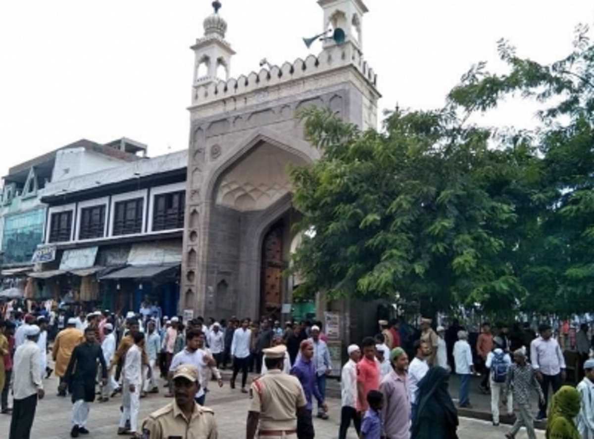 हैदराबाद: शांतिपूर्ण ढंग से सम्पन्न हुई जुमे की नमाज