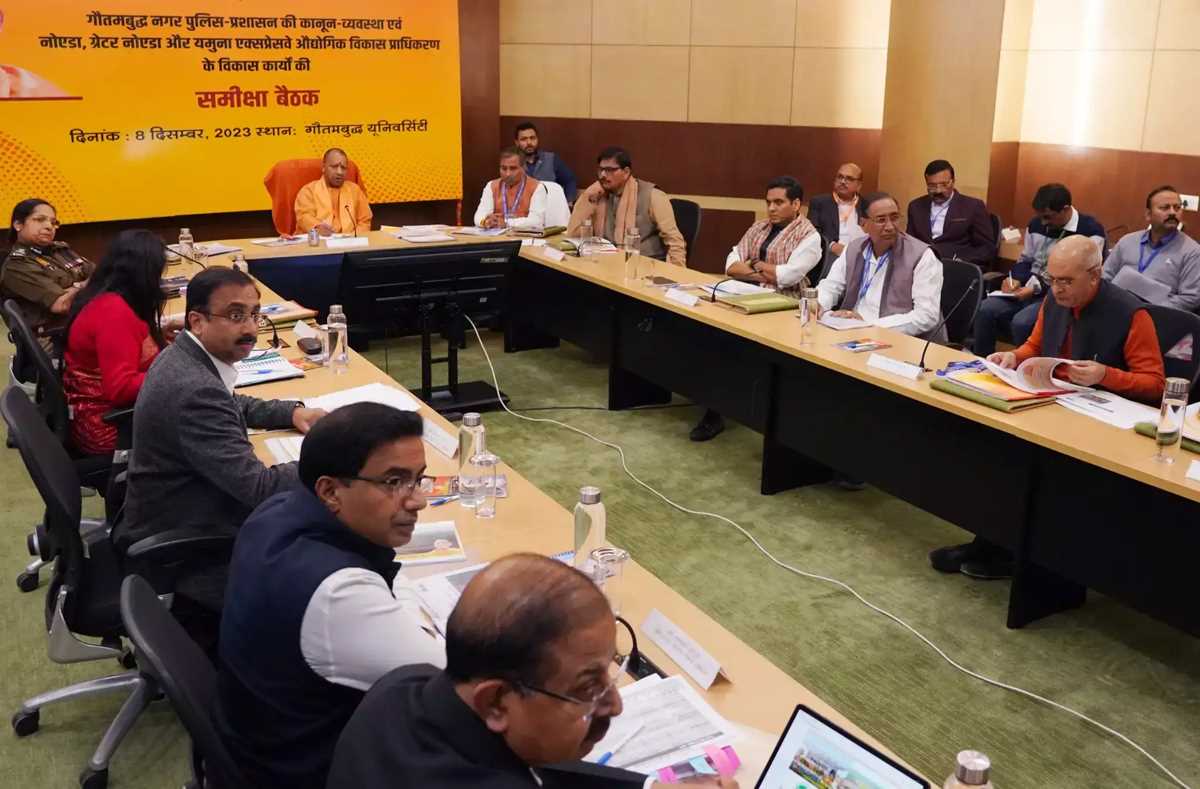 नशा तस्करों, भूमाफियाओं पर करें कड़ी कार्रवाई, यूपी में होगा सबसे अच्छा लिफ्ट एक्ट : योगी नशा तस्करों, भूमाफियाओं पर करें कड़ी कार्रवाई, यूपी में होगा सबसे अच्छा लिफ्ट एक्ट : योगी