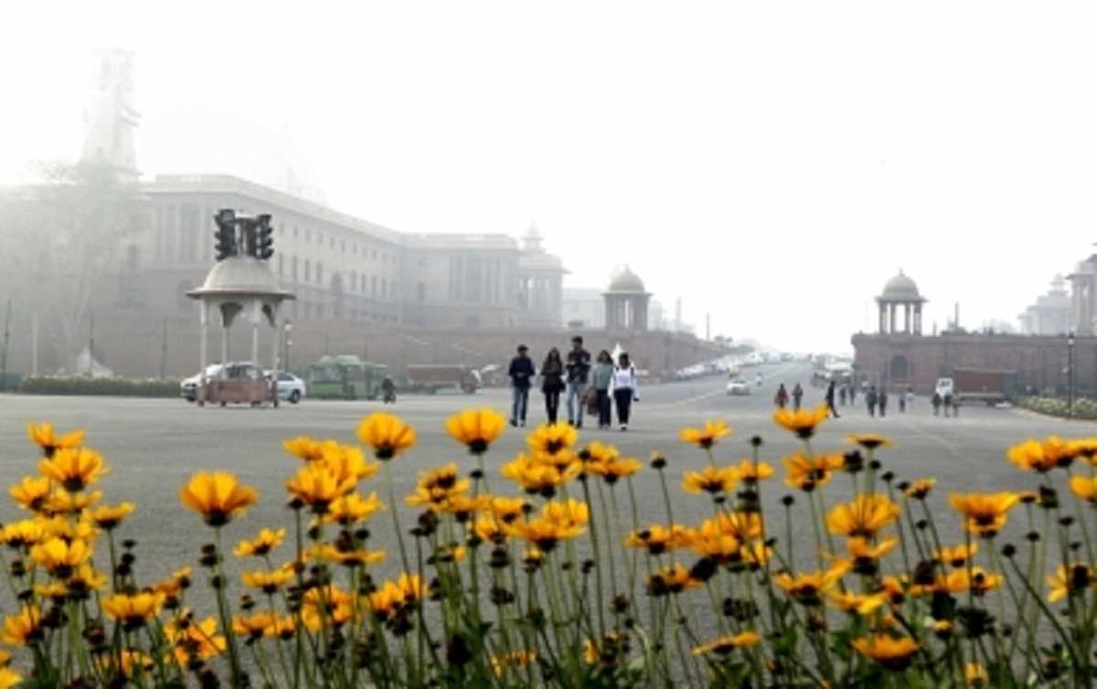 Delhi Weather: दिल्ली को कड़ाके की ठंड से मिली राहत Delhi Weather: दिल्ली को कड़ाके की ठंड से मिली राहत