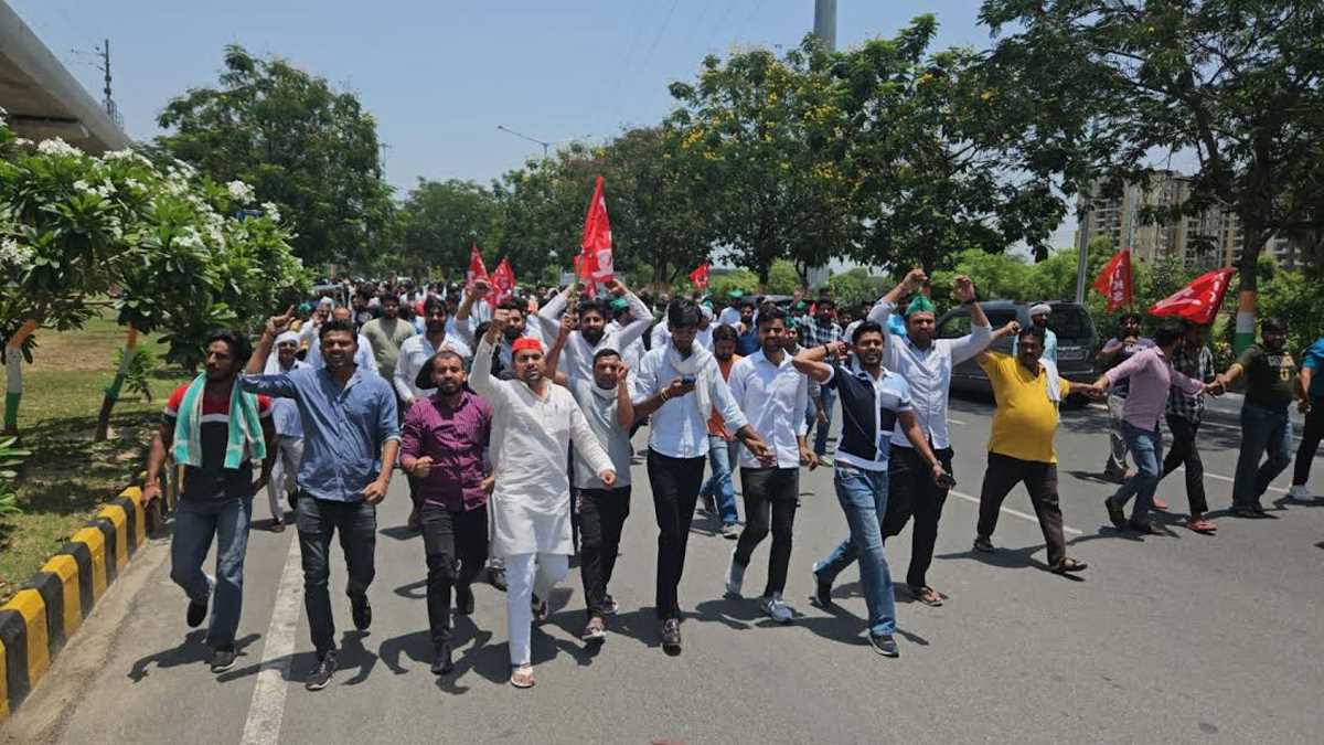 युवाओं ने ग्रेनो प्राधिकरण के दूसरे गेट को भी किया जाम